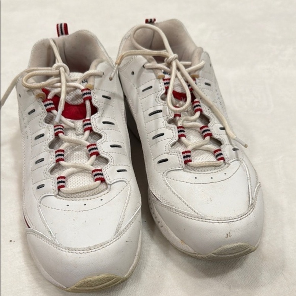Easy Spirit Romy Women’s Walking Shoes